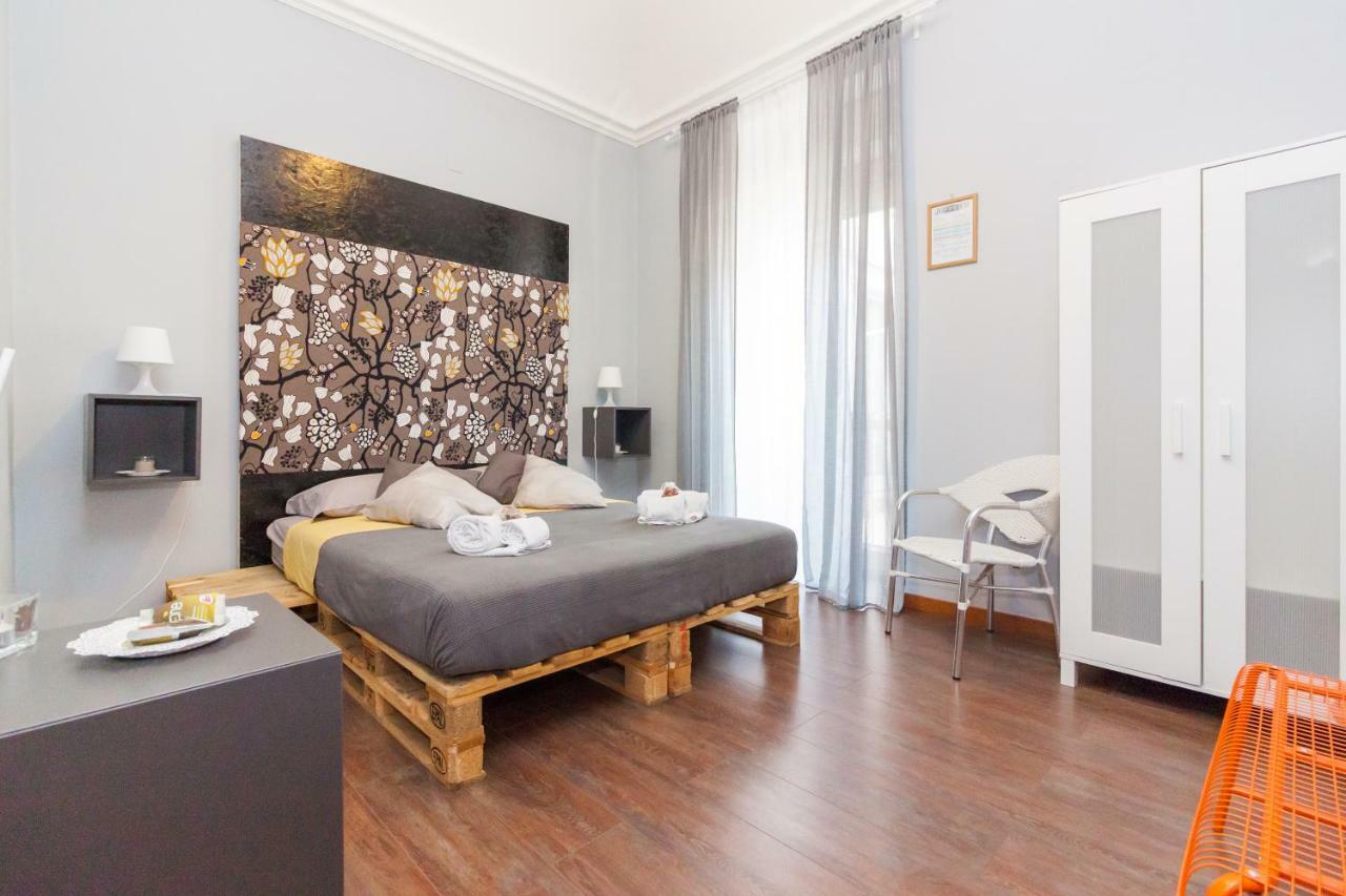 Mansarda In Palazzo D'Epoca Apartamento Catânia Exterior foto